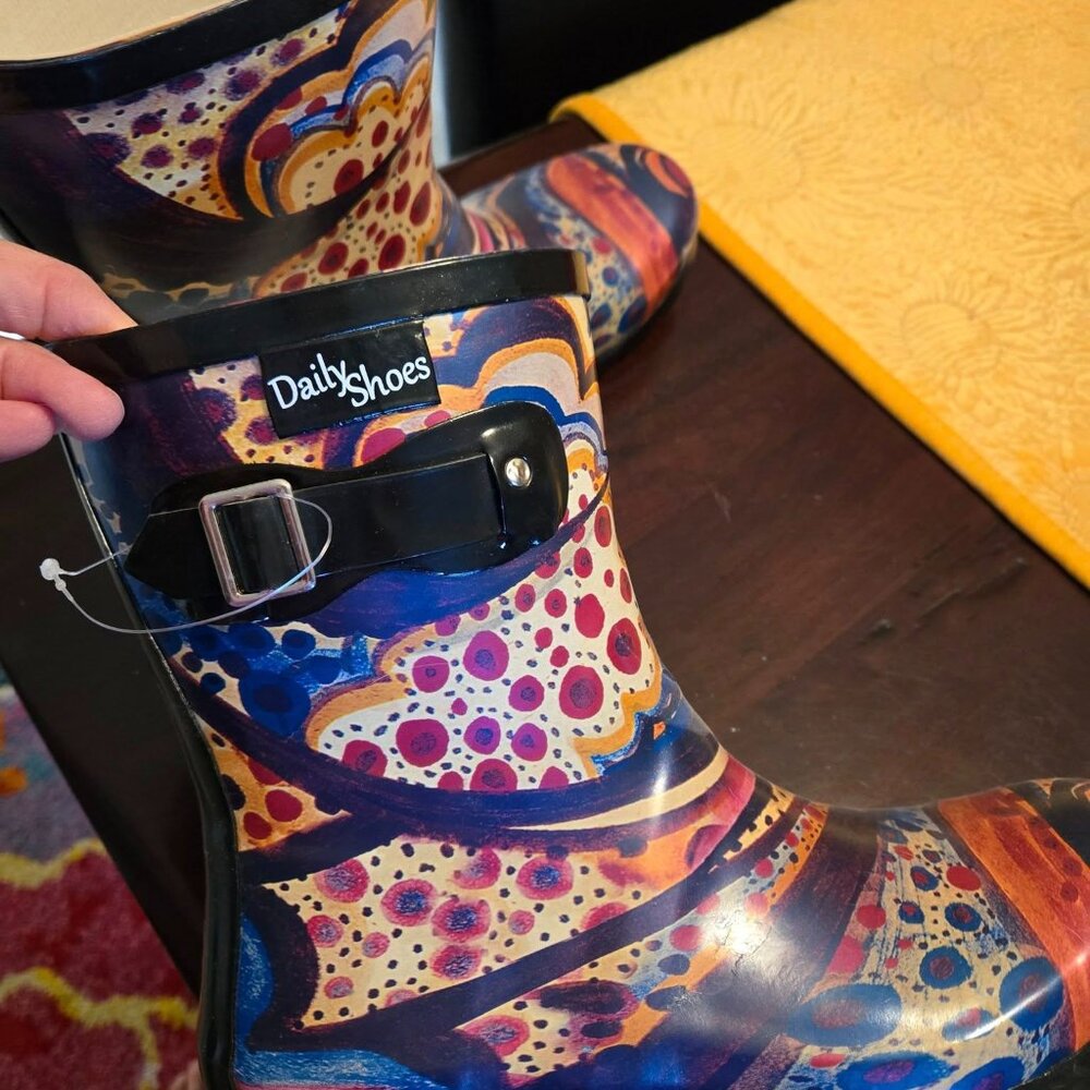 Daily Shoes over ankle all rubber rain boots Size 11